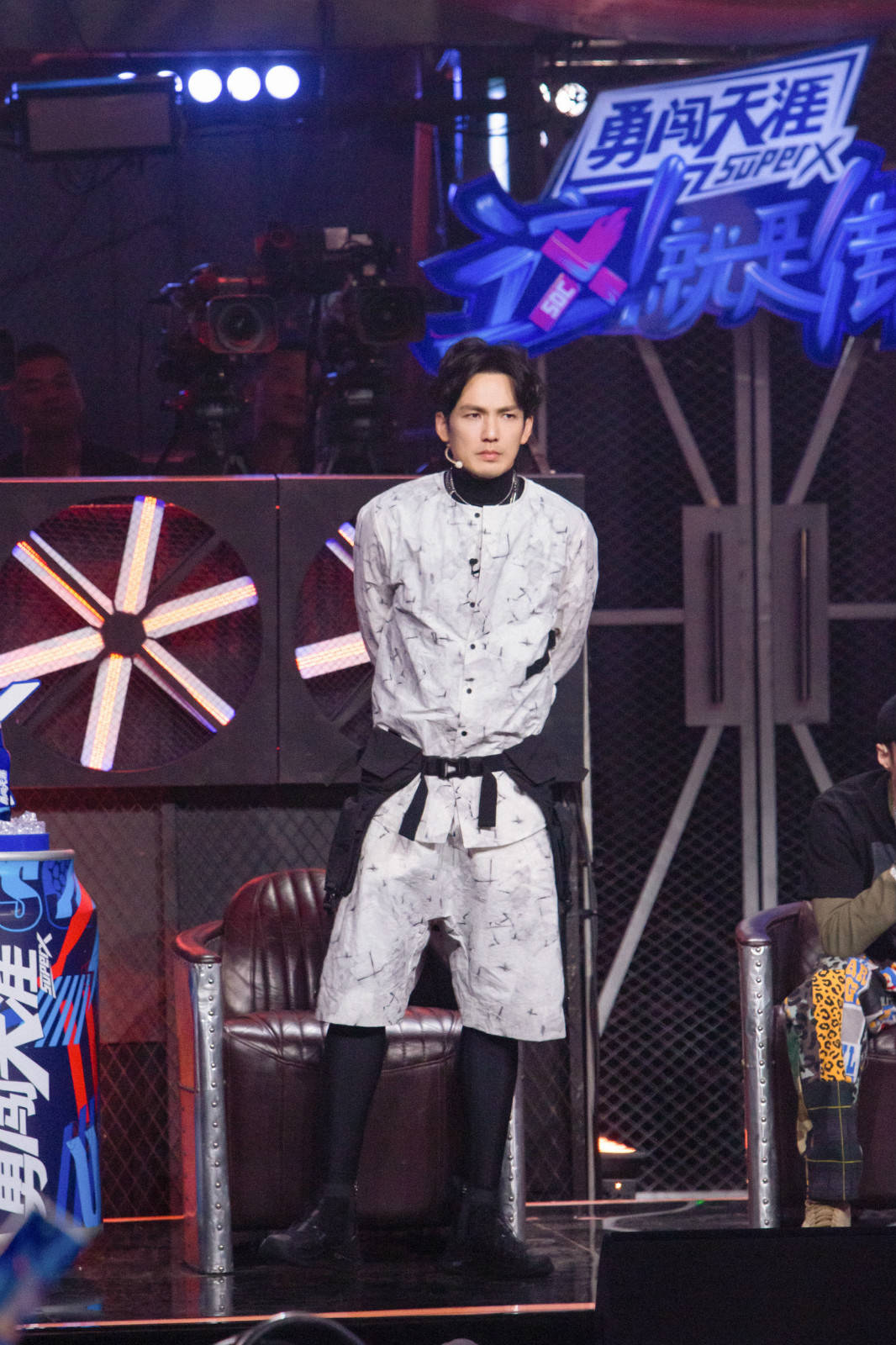 包含战队之间情绪激烈碰撞,争夺胜利显性值的词条 包含战队之间情绪激烈碰撞,争夺胜利显性值的词条