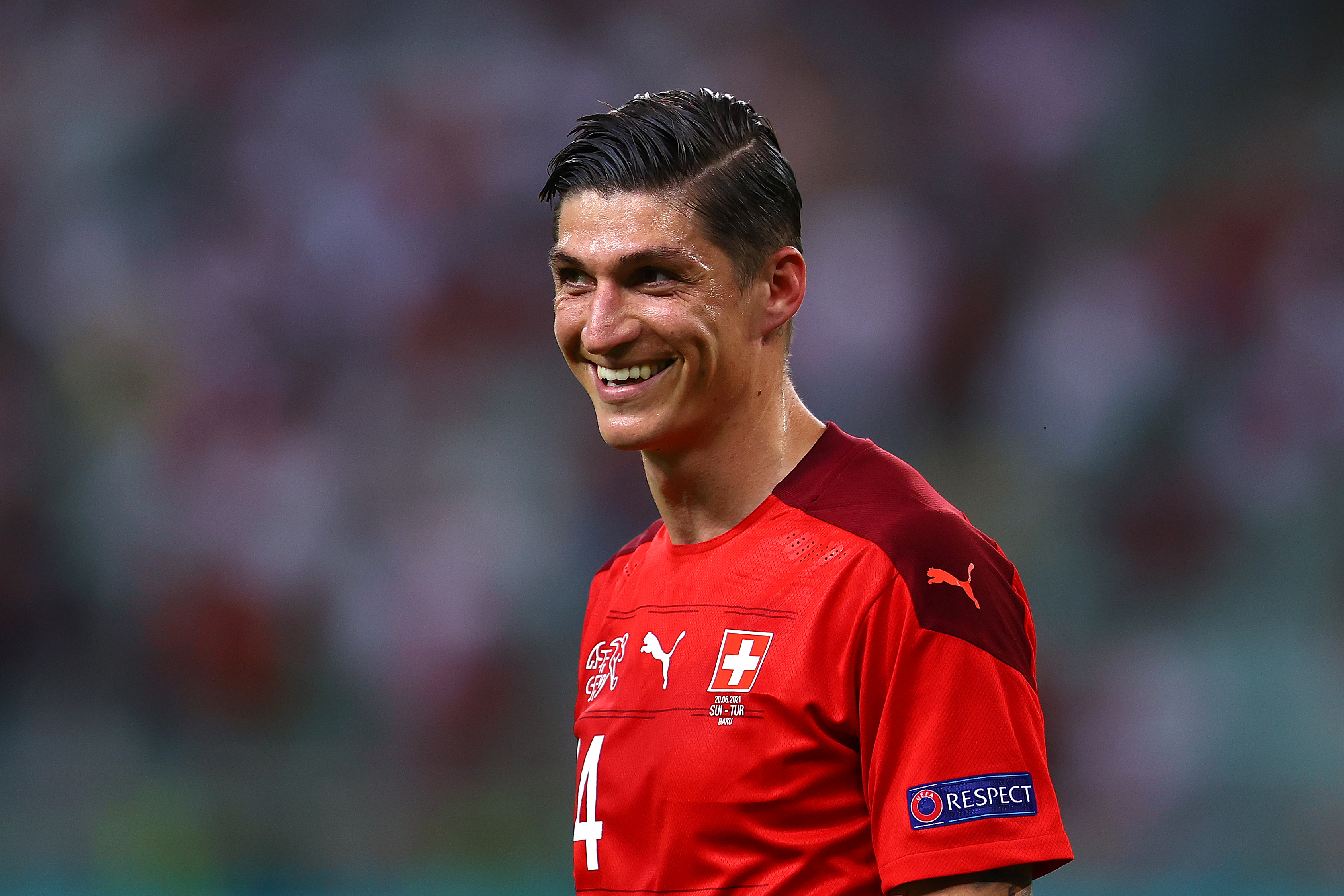 斯洛兹尼在比赛中奉献完美助攻