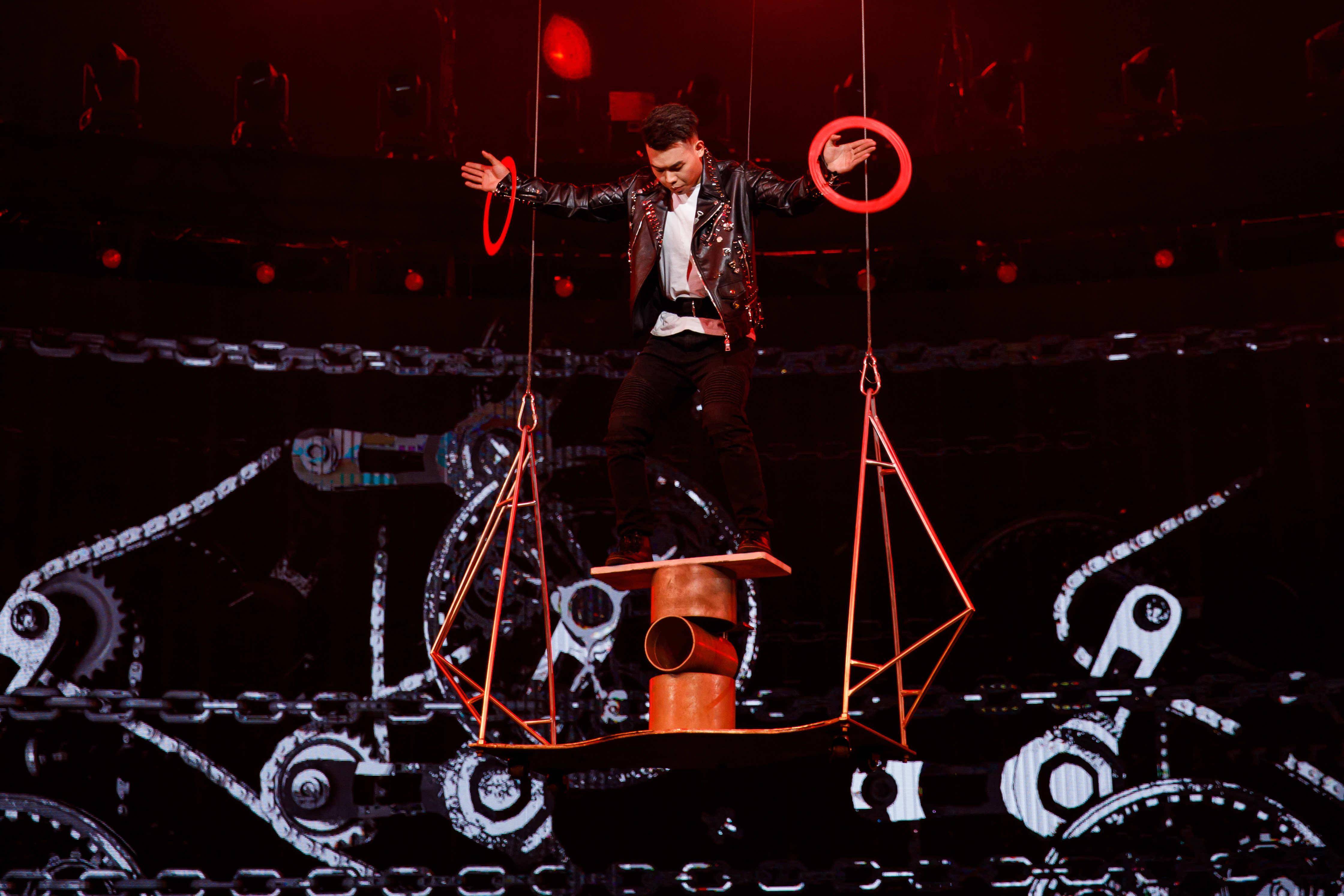 包含魔术击败强敌，展现不俗实力的词条