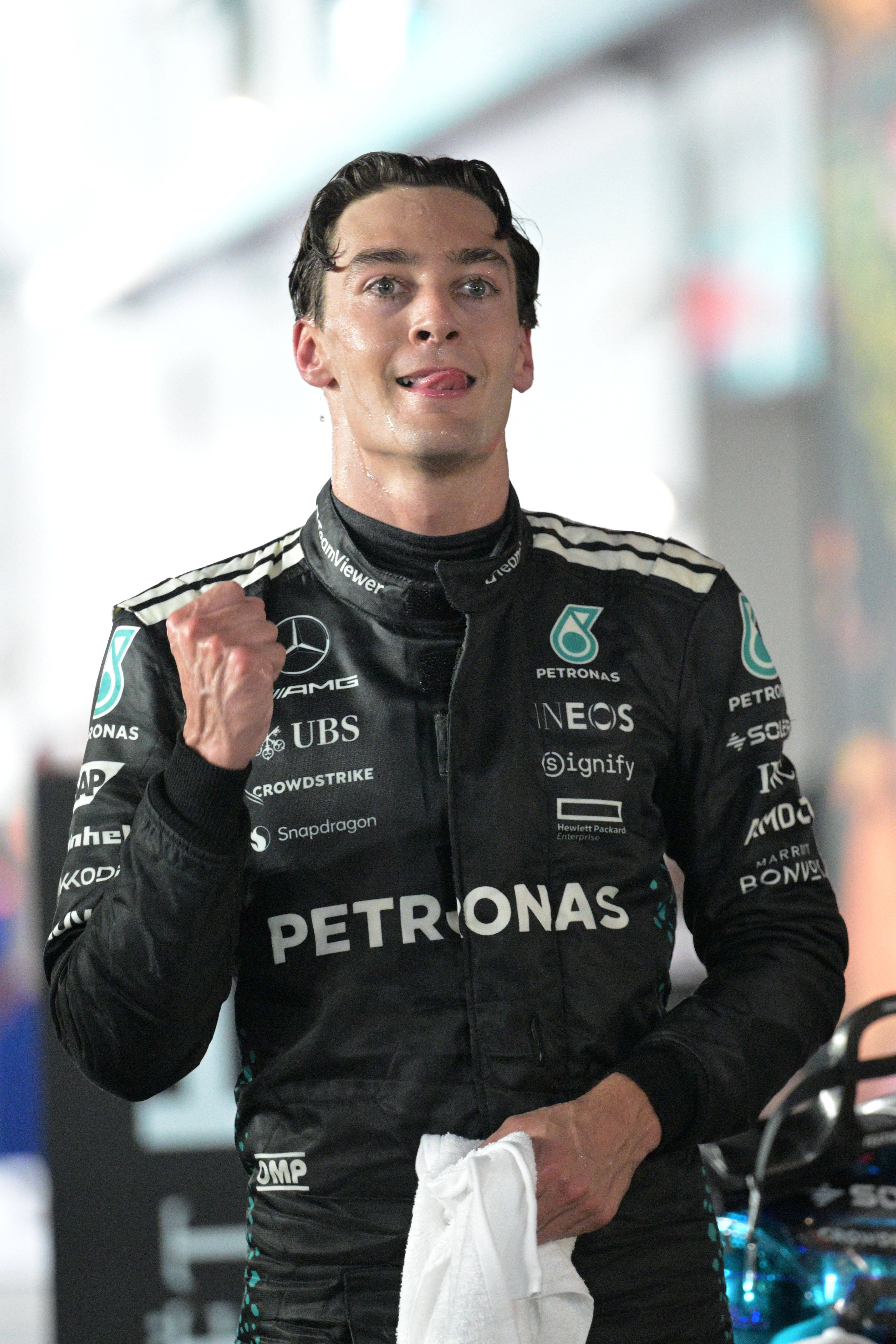 索伯车队翻盘梅赛德斯，拉塞尔扛起全队的简单介绍