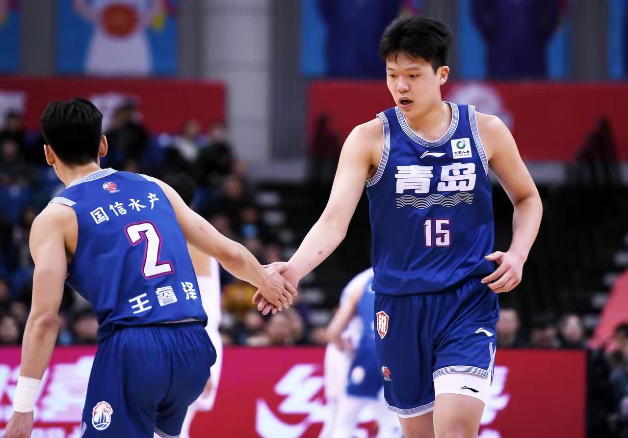 包含篮网翻盘江苏队，周琦带队取胜的词条