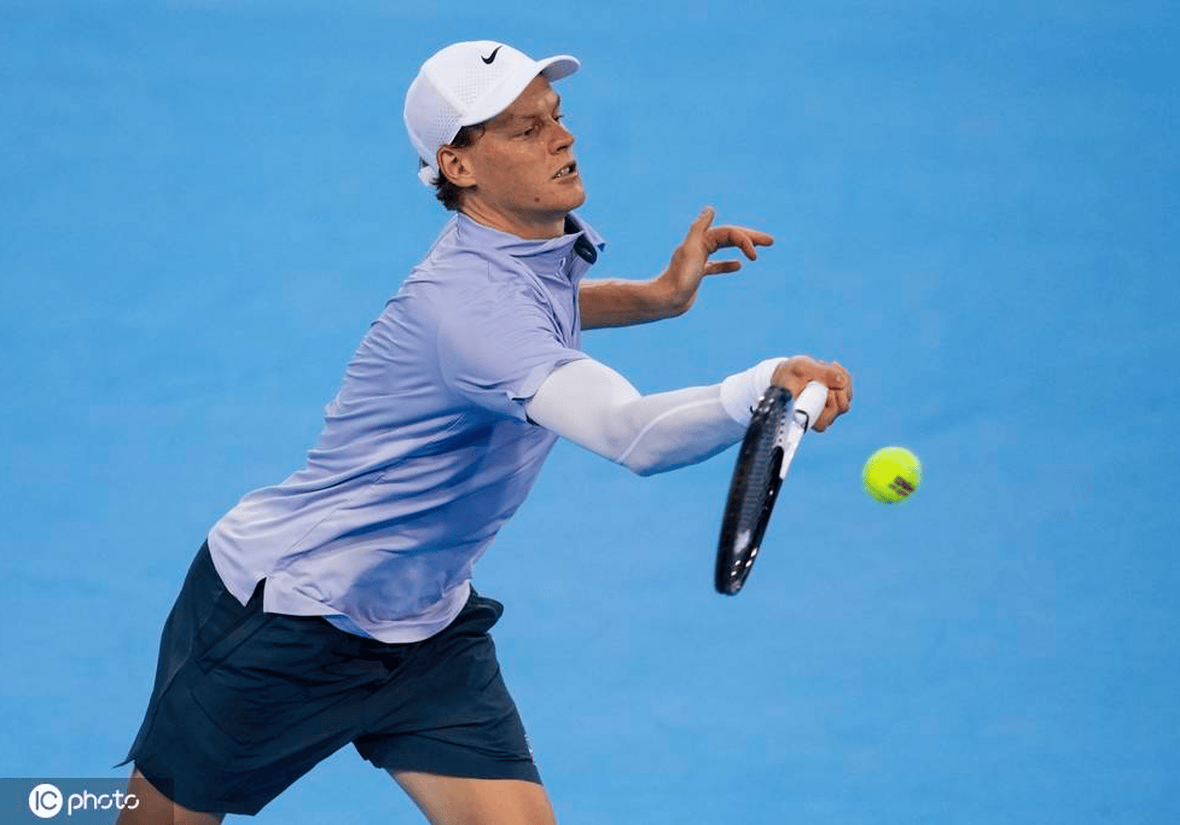 包含蒙特卡洛大师赛险胜ATP总决赛，辛纳刷新纪录的词条