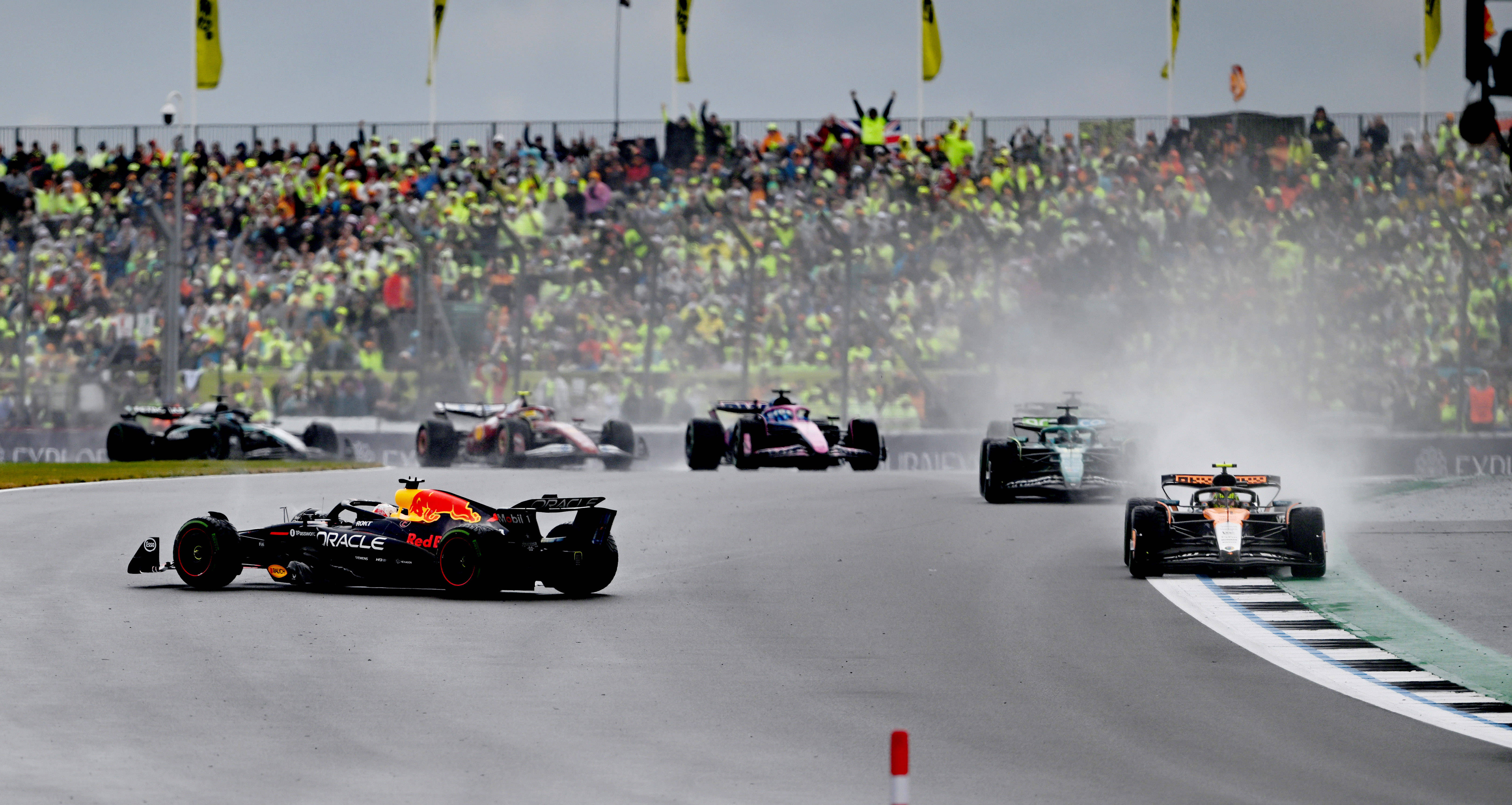 红牛车队碾压索伯车队,勒克莱尔惊艳四座的简单介绍 红牛车队碾压索伯车队,勒克莱尔惊艳四座的简单介绍