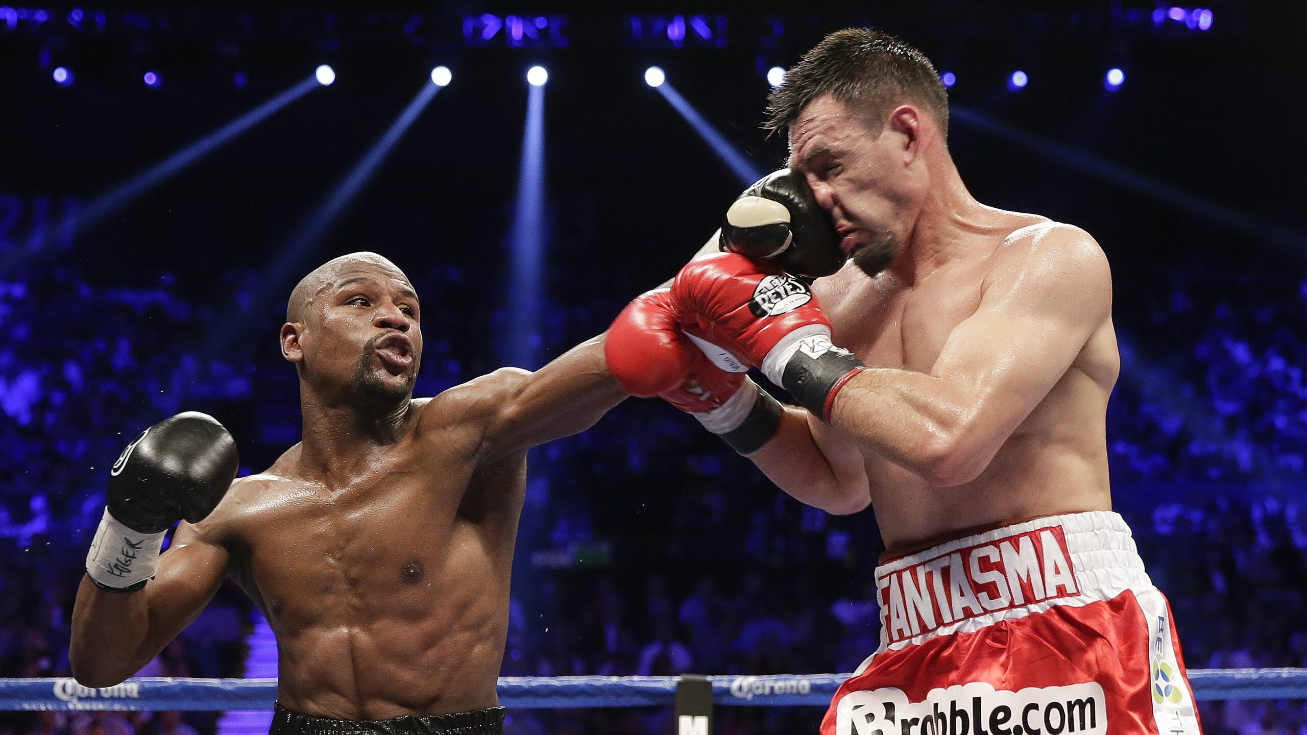 意甲焦点战之夜,利拉德刷新纪录,当足球与篮球的激情在同一个夜晚碰撞